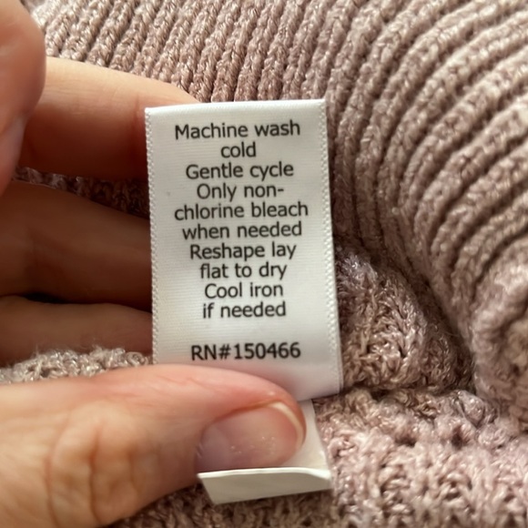 Market & Spruce Twisted Back Pullover | Soft Pink | Size S - Picture 7 of 7